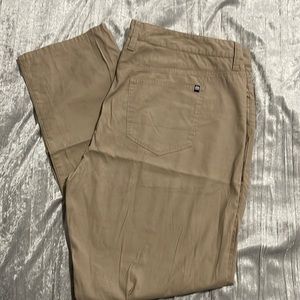 Travis Mathew Chino 40x32